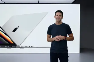 Tim Cook’un 15 yıllık Apple CEO’luğu sona erdi, görevi John Ternus devraldı