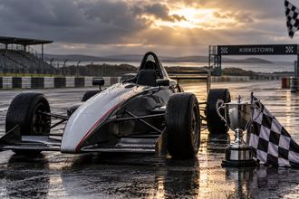 Jason Smyth, Kirkistown'da Martin Donnelly Trophy'yi kazandı