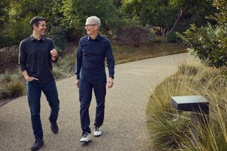 John Ternus, Tim Cook’un ardından Apple CEO’luğu görevini devraldı