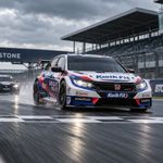 Mikey Doble, BTCC Silverstone sıralama yarışını kazandı