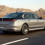 2027 BMW M760 xDrive, yaklaşık 570 beygirlik V8 motorla tanıtıldı