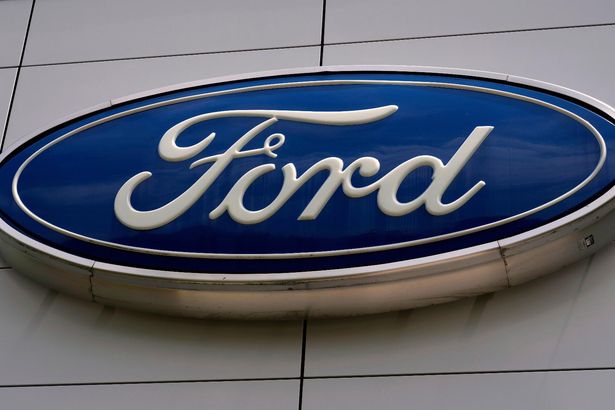 Ford’un patent başvurusu, tehlike algılayınca yer değiştiren araçları tarif ediyor