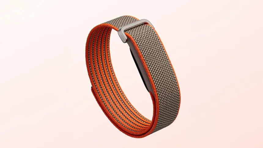 Google Fitbit Air, 5 ATM su dayanıklılığıyla yüzmede kullanılabiliyor