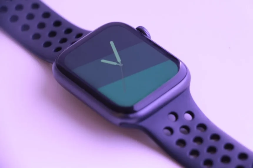 WatchOS 9.5 Güncellemesi Yeşil Ekran Hatası Veriyor