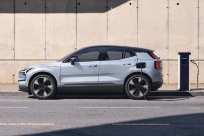 Volvo, Tesla İle Anlaştı