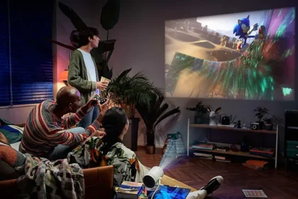 Yeni Samsung 'Freestyle Gen 2' Tavanınızda Bulut Oyunları Oynamanızı Sağlıyor!