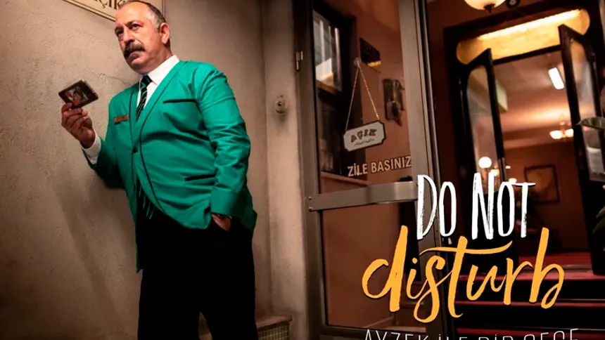 Cem Yılmaz'ın Yeni Filmi 'Do Not Disturb' Netflix'te Yayınlandı
