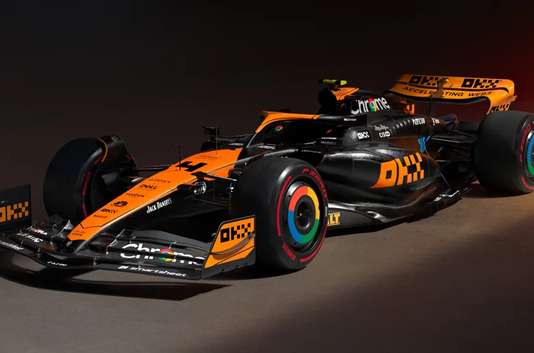 McLaren Singapur ve Japonya için 'Stealth Mode' Görünümünü Tanıttı