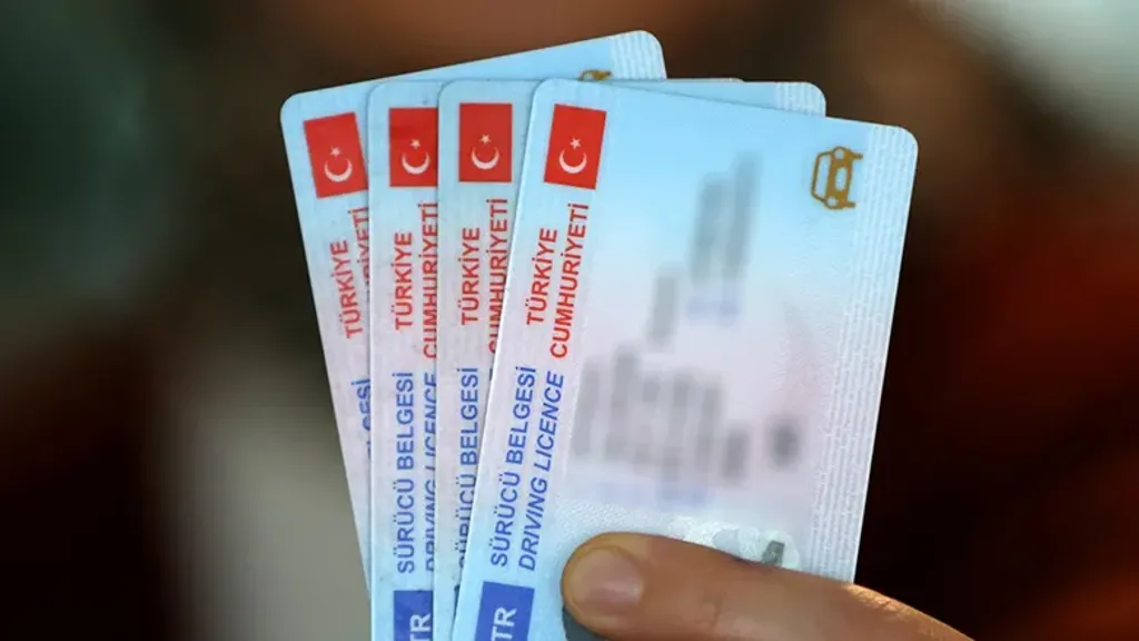 ''Hayat Kimliğinle Kolay'' Uygulamasıyla Ehliyet Taşıma Zorunluluğu Tarihe Karıştı