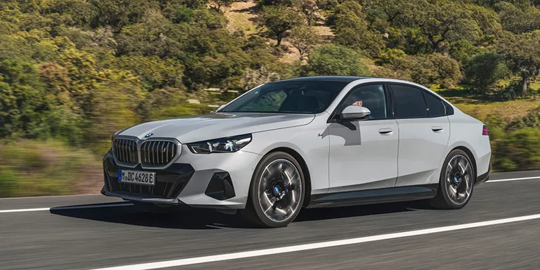 BMW'den Türkiye'ye Özel Model BMW i5 eDrive30!