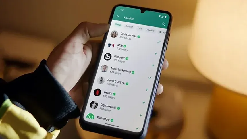 WhatsApp Hesabınıza Profiller Nasıl Eklenir