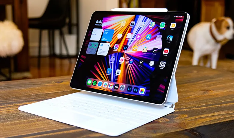 Apple'ın OLED Ekranlı iPad Pro Üretimi Şubat'ta Başlayacağı Söyleniyor Apple'ın OLED Ekranlı iPad Pro Üretimi Şubat'ta Başlayacağı Söyleniyor