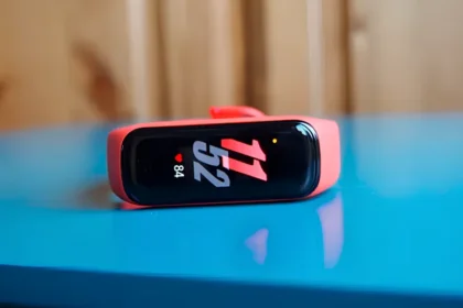 Yeni Sızıntılar, Samsung Galaxy Fit 3'e Daha Büyük Ekran ve Geniş Renk Seçenekleri Sunuyor