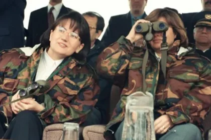 Türkiye’nin Kadın Bakanları: İlkler, Rekorlar ve Başarılar