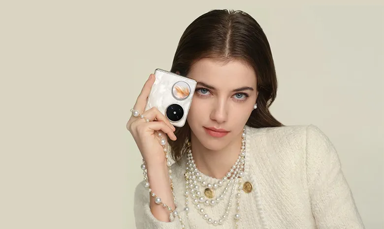 Huawei, Dört Arka Kameralı Katlanabilir Telefonu Pocket 2'yi Tanıttı Huawei, Dört Arka Kameralı Katlanabilir Telefonu Pocket 2'yi Tanıttı