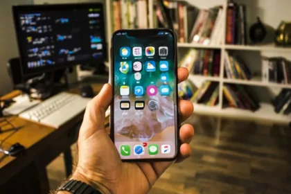iPhone Ekranını Bilgisayara Yansıtmak İçin En Kolay Yöntemler