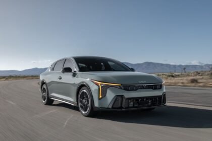 2025 Kia K4 Tanıtıldı! Türkiye'ye Gelecek Mi?