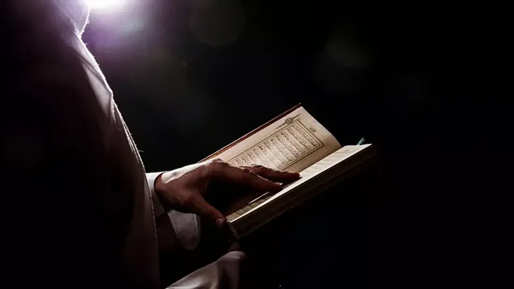 Vakıa Suresi Okunuşu - Türkçe Anlamı, Arapça Yazılışı ve Fazileti (Diyanet Meali)