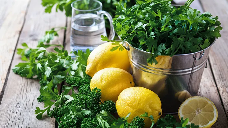 Maydanoz Suyu Nasıl Yapılır? Evde Kolayca Hazırlayın