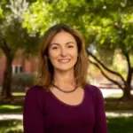 Feryal Özel: Kara Delikler ve Nötron Yıldızları Üzerine Çalışan Astrofizikçi