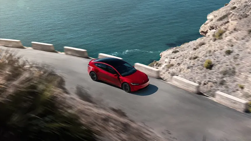 Tesla, Yeni Model 3 Performance’ı Tanıttı! İşte Fiyatı ve Özellikleri