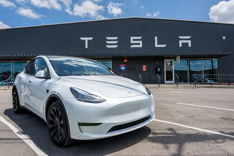 Elon Musk, Tesla'nın Uygun Fiyatlı Otomobil Üreteceğini Duyurdu Elon Musk, Tesla'nın Uygun Fiyatlı Otomobil Üreteceğini Duyurdu