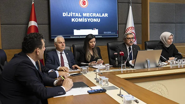 TBMM Dijital Platformlar Komisyonu X'i Uyardı: Ya Türkiye'ye Geleceksiniz ya da Sonuçlarına Katlanacaksınız! TBMM Dijital Platformlar Komisyonu X'i Uyardı: Ya Türkiye'ye Geleceksiniz ya da Sonuçlarına Katlanacaksınız!