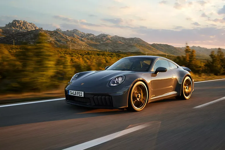 İlk Hibrit "Porsche 911" Tanıtıldı