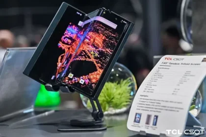TCL, Üçe Katlanan Telefonunu Tanıttı: CSOT