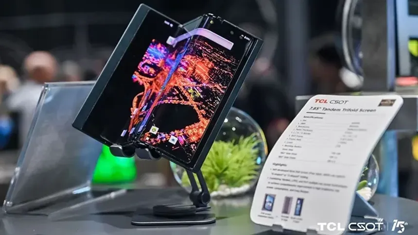 TCL, Üçe Katlanan Telefonunu Tanıttı: CSOT