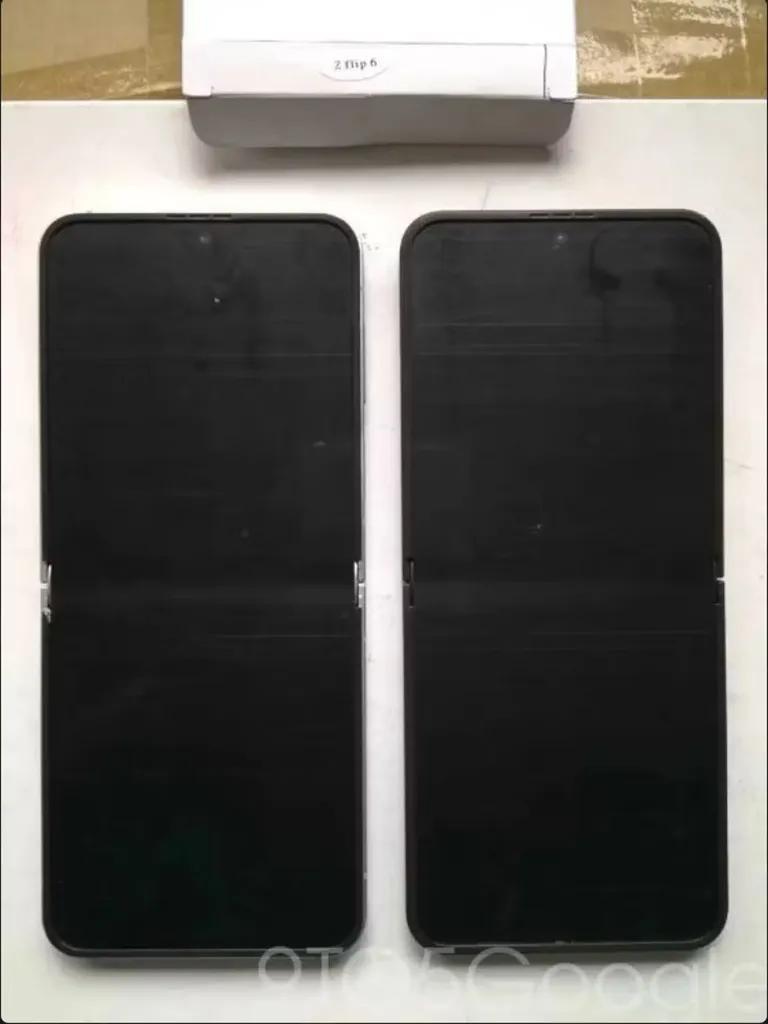 Galaxy Z Fold 6 ve Flip 6’nın Sızdırılan Görüntüleri Ekran Kırışıklığını Ortaya Koydu! Galaxy Z Fold 6 ve Flip 6’nın Sızdırılan Görüntüleri Ekran Kırışıklığını Ortaya Koydu!