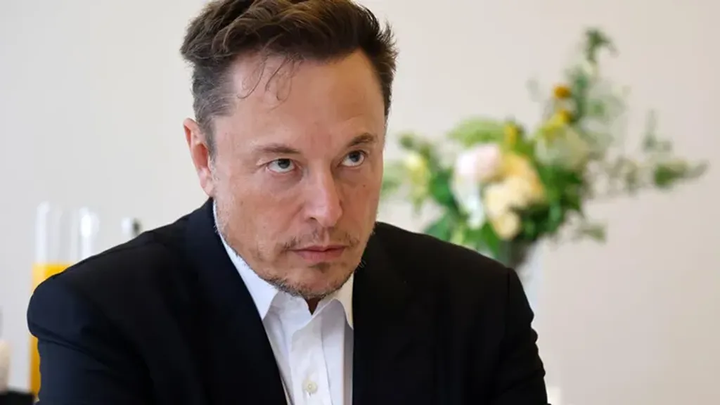 Apple ile OpenAI İş Birliği Elon Musk'ı Küplere Bindirdi: Şirkette iPhone Kullanımını Yasaklarım!