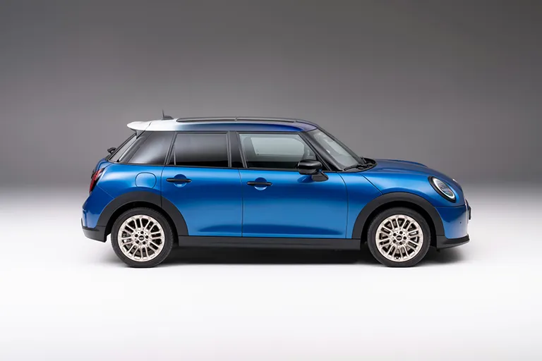 5 Kapılı Yeni MINI Cooper Tanıtıldı 5 Kapılı Yeni MINI Cooper Tanıtıldı