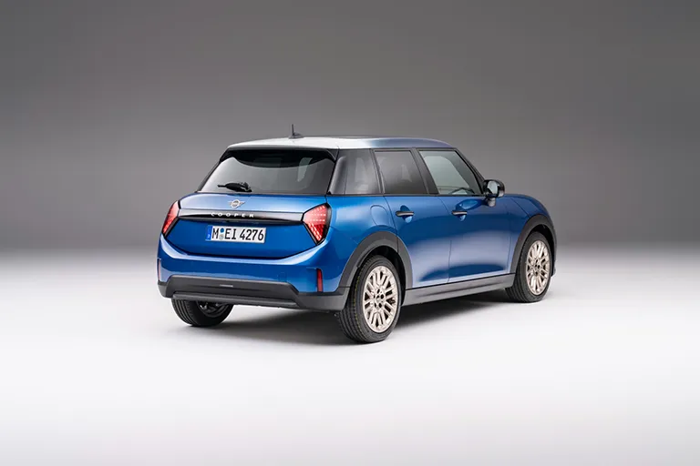 5 Kapılı Yeni MINI Cooper Tanıtıldı 5 Kapılı Yeni MINI Cooper Tanıtıldı