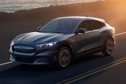 Ford, 2030'dan İtibaren Avrupa'da Tamamen Elektrikli Araç Satma Planından Vazgeçti!