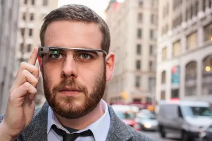 Google, Gemini Yapay Zekalı Gözlük Geliştiriyor