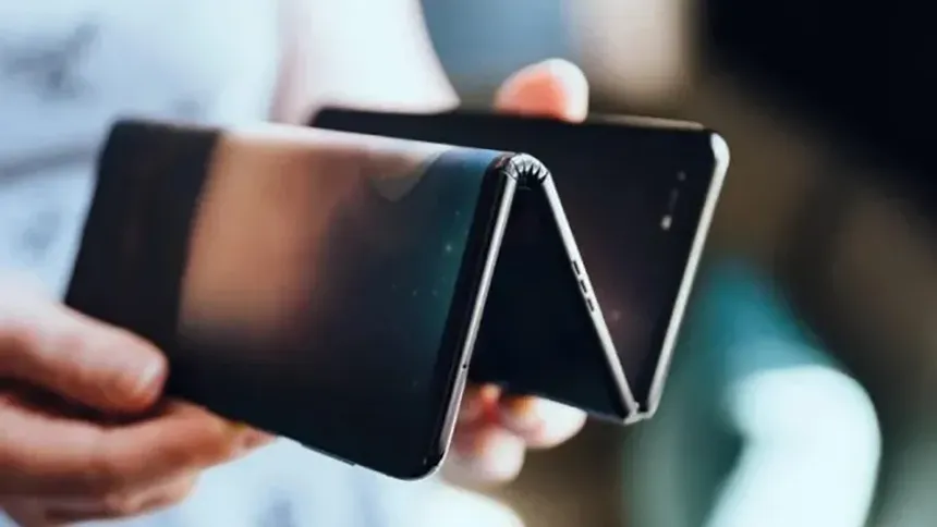 Huawei, İki Kez Katlanabilen Telefon Geliştirdiğini Duyurdu