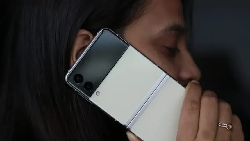 Samsung'un Yapay Zeka Destekli Canlı Çevirisi WhatsApp'a Geliyor!
