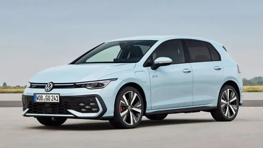 Volkswagen'ın Yeni Golf Modeli Türkiye'ye Geldi: Fiyatı da Belli Oldu!