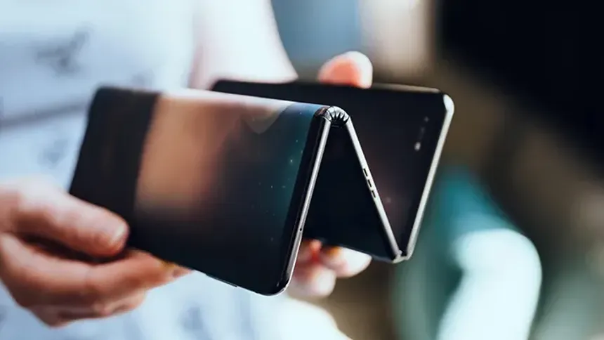 Huawei'nin Üçe Katlanabilen Telefonu Çok Yüksek Fiyatla Çıkabilir!