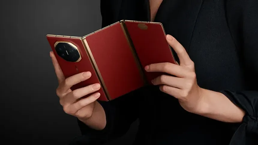 Huawei'nin Üçe Katlanabilen Telefonu Canlı Olarak Görüntülendi