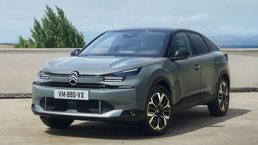 Citroen, 2025 Model C4 ve C4X'i Tanıttı
