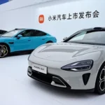 Ford'un CEO'su Xiaomi'nin Elektrikli Aracını Kullanıyor