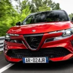 Alfa Romeo Junior'ın Hibrit ve Elektrikli Versiyonları Türkiye'ye Geldi