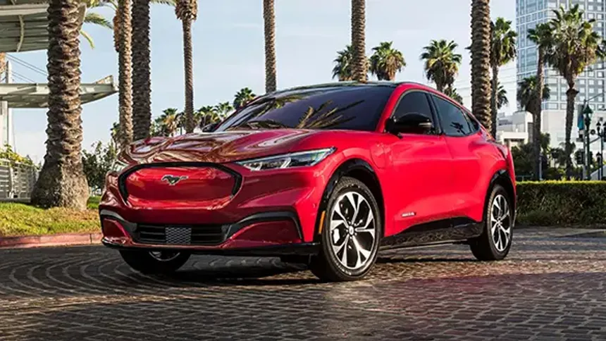 Ford, Binlerce Çalışanını İşten Çıkarıyor