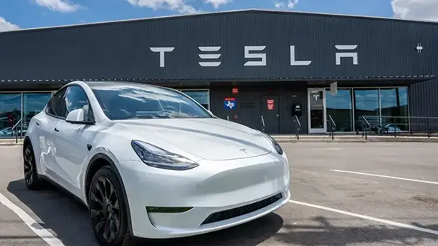 Tesla'nın "Actually Smart Summon" Özelliği Türkiye'de Kullanıma Sunuldu