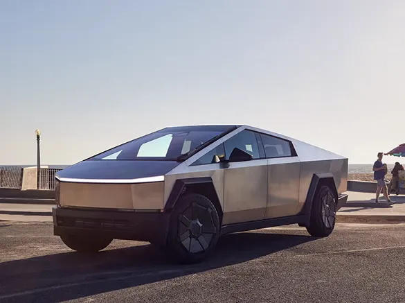 Tesla Cybertruck Kaza Sonrası Paramparça Oldu!