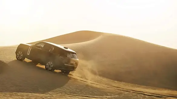 Elektrikli Range Rover'dan Yeni Görüntüler Geldi Elektrikli Range Rover'dan Yeni Görüntüler Geldi