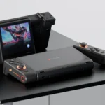 Dünyanın İlk Çift Ekranlı ve Katlanabilir Yeni Nesil El Konsolu Tanıtıldı
