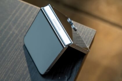 Samsung'un Katlanabilir Telefon Hedefleri: Tri-Fold ve Galaxy Z Flip FE
